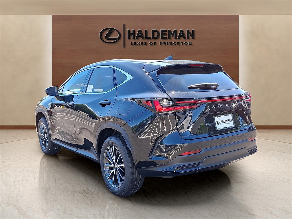 2026 Lexus NX 350 Premium photo 2