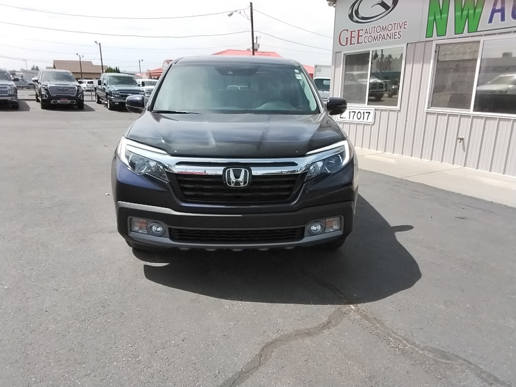 2017 Honda Ridgeline RTL-E photo 2