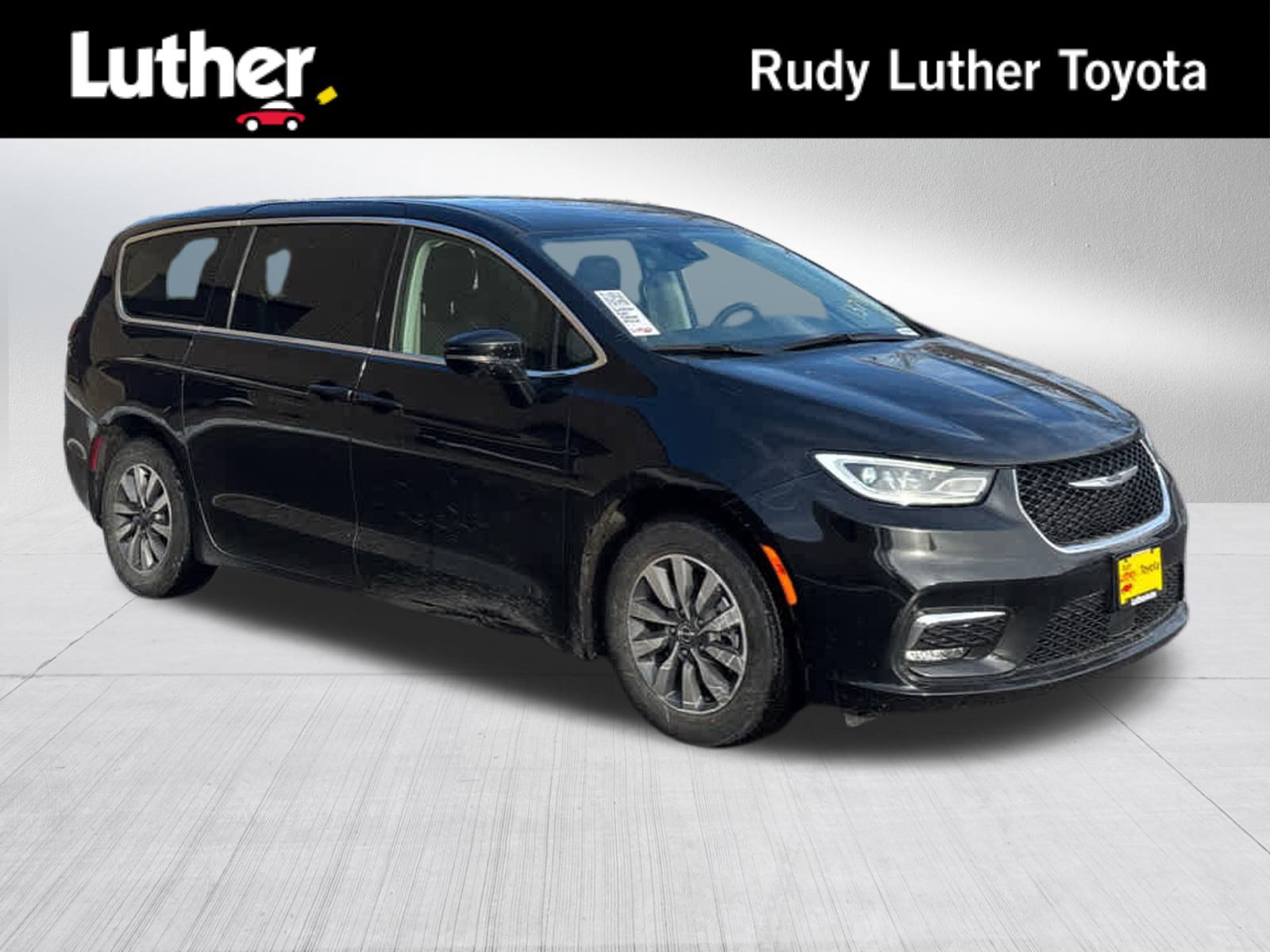 2024 Chrysler Pacifica PHEV Select