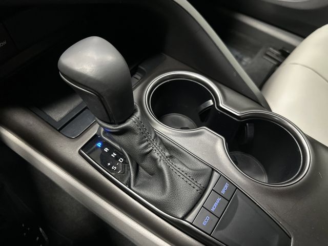 2023 Toyota Camry SE photo 19