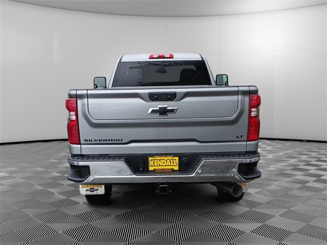 2025 Chevrolet Silverado 2500HD LT photo 4
