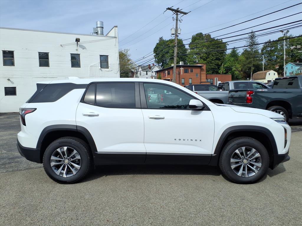 2026 Chevrolet Equinox LT photo 2
