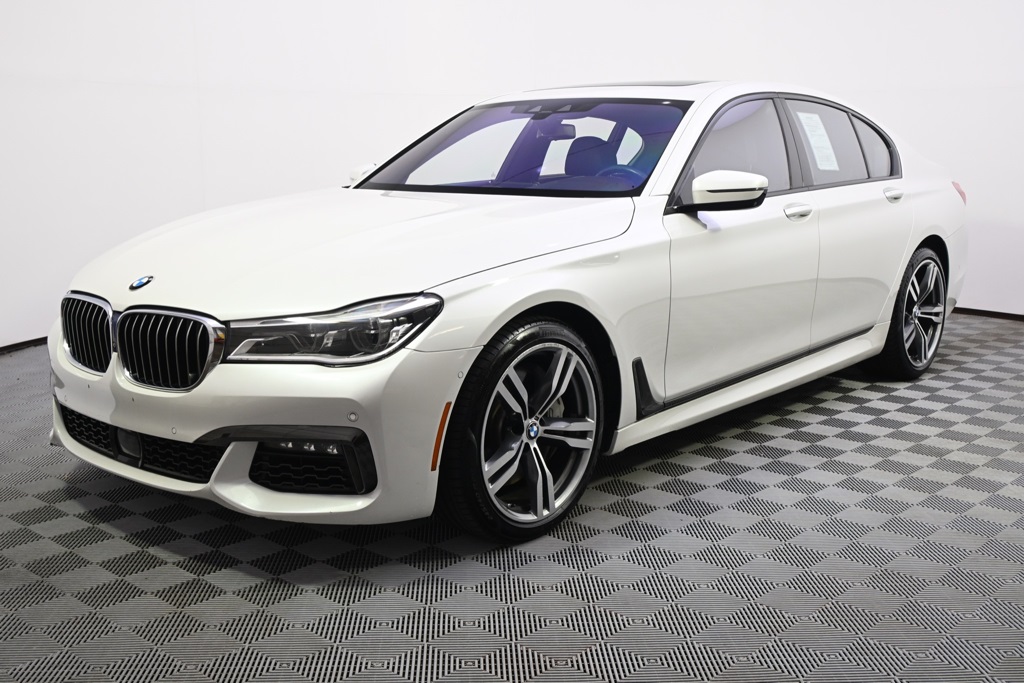 2019 BMW 7 Series 750i's photo