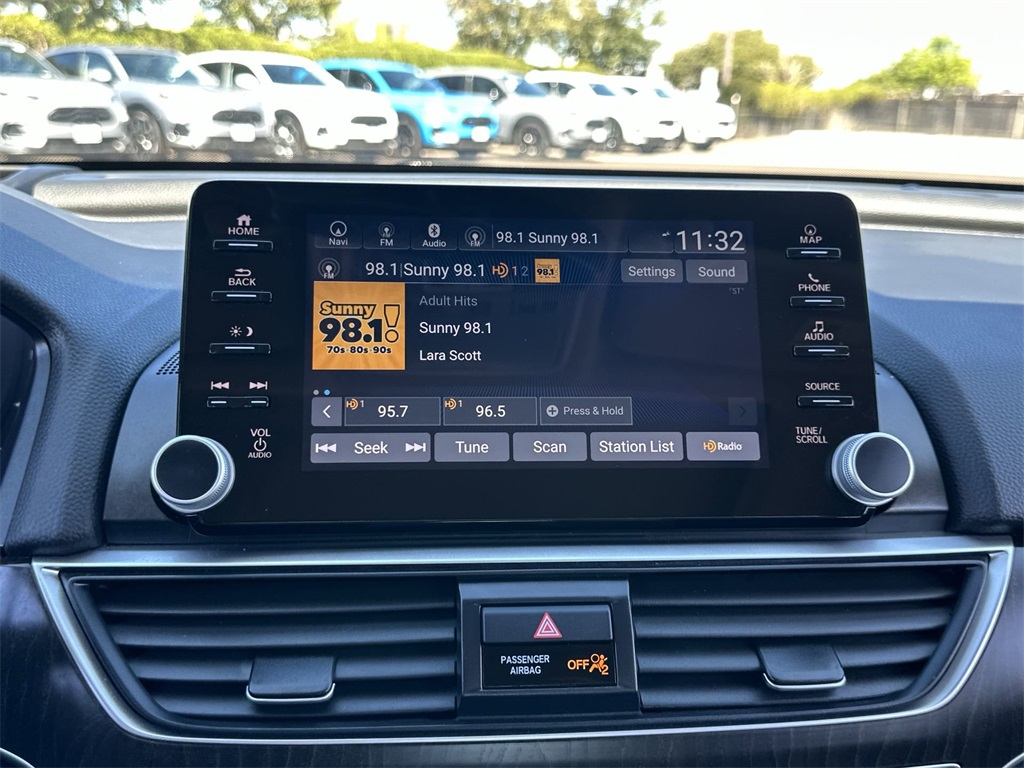 2022 Honda Accord Touring 2.0T photo 24