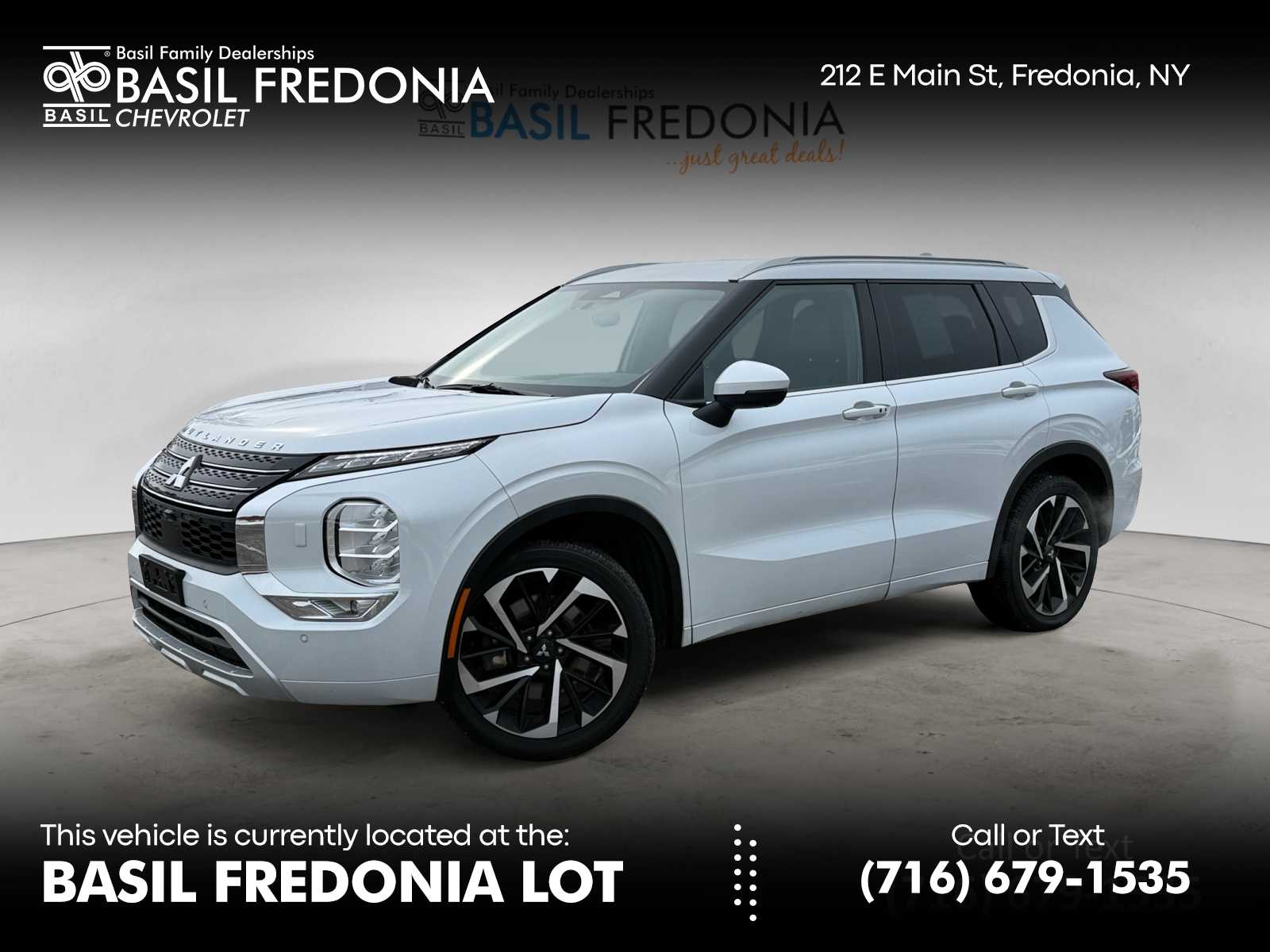 2023 Mitsubishi Outlander SEL's photo