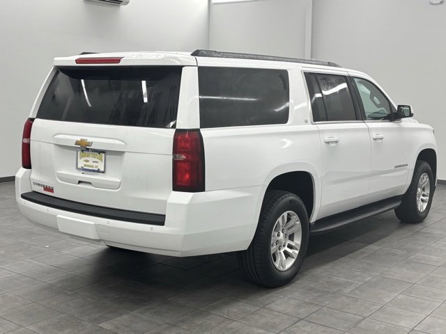2019 Chevrolet Suburban LT photo 2