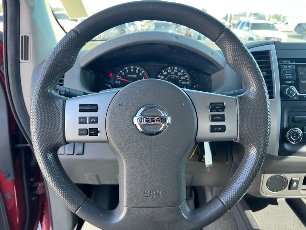 2015 Nissan Frontier SV photo 12