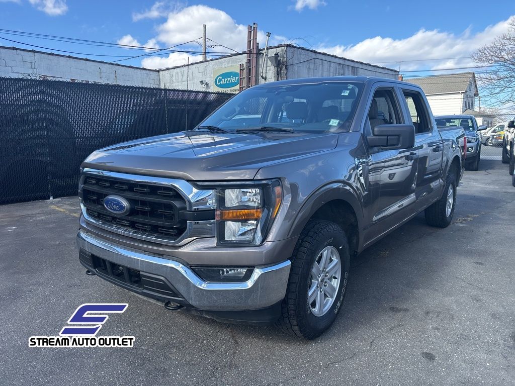 2023 Ford F-150 XLT photo 3