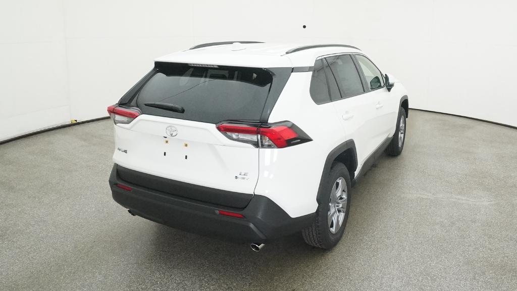 2025 Toyota RAV4 Hybrid LE photo 18