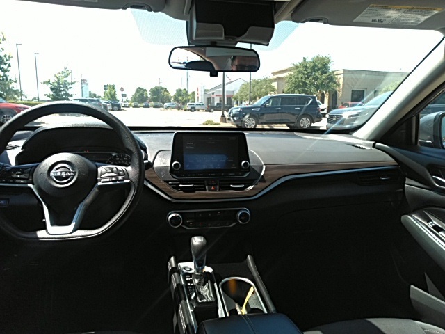 2023 Nissan Altima 2.5 SV photo 3