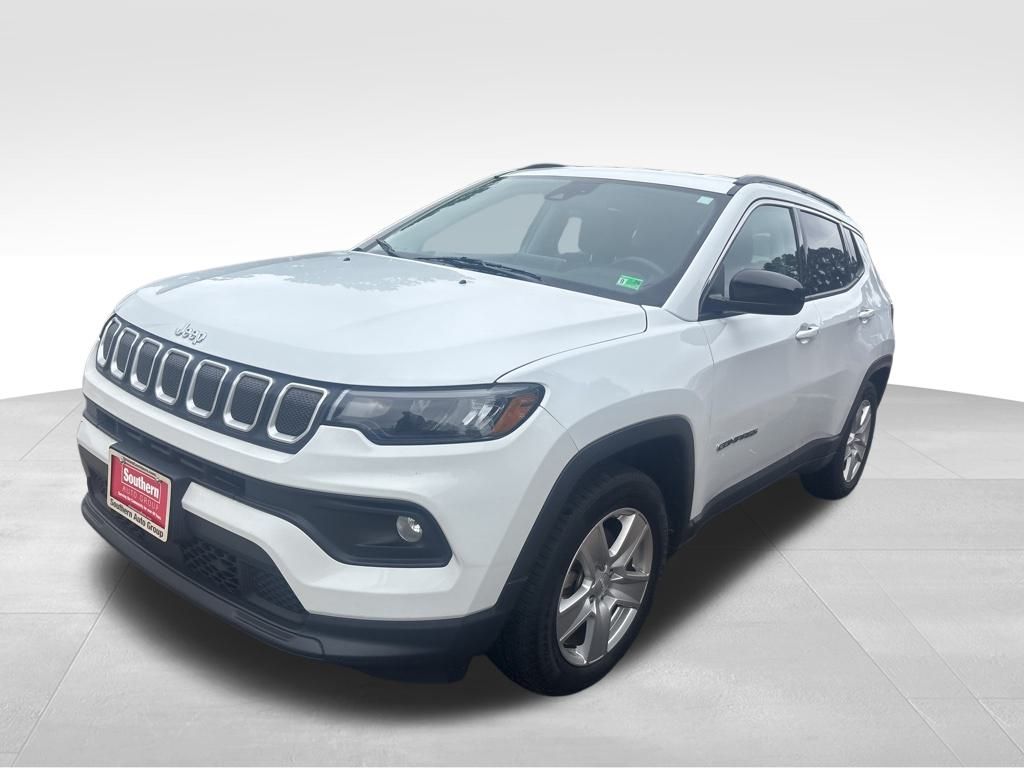 2022 Jeep Compass Latitude photo 2