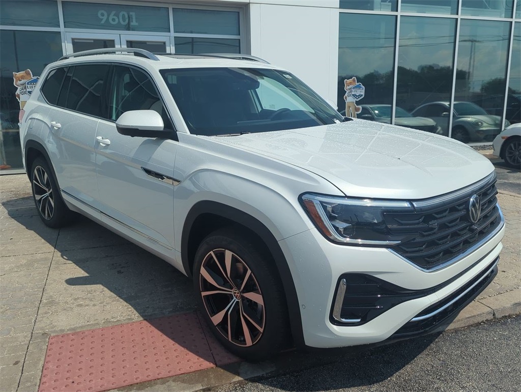 2025 Volkswagen Atlas SEL Premium R-Line photo 2