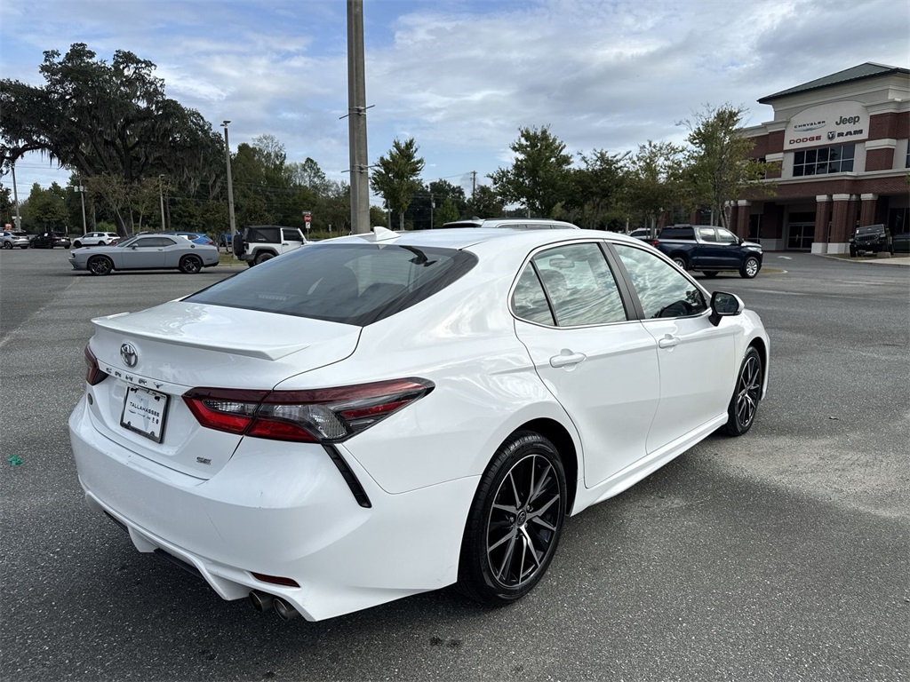 2024 Toyota Camry SE photo 3