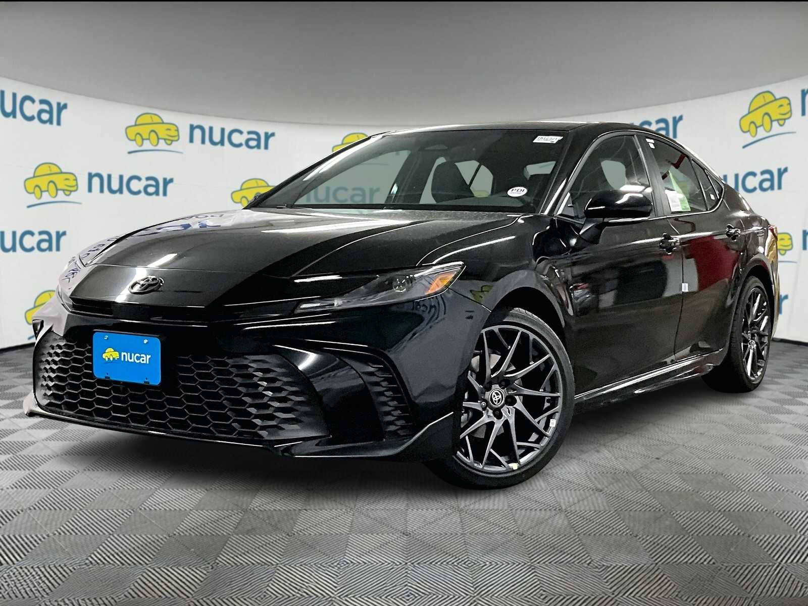 2025 Toyota Camry SE photo 3