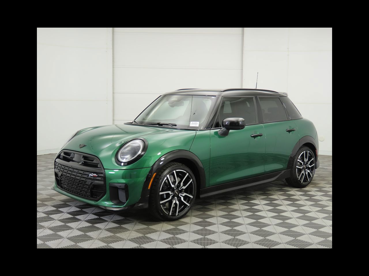 2026 MINI Hardtop 4 Door S's photo