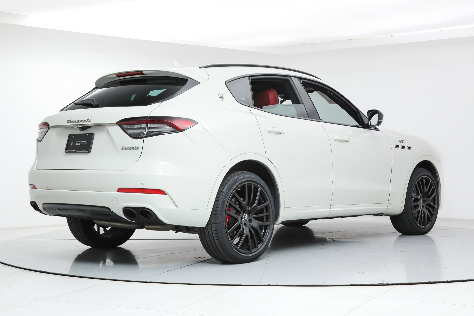 2022 Maserati Levante GT photo 3