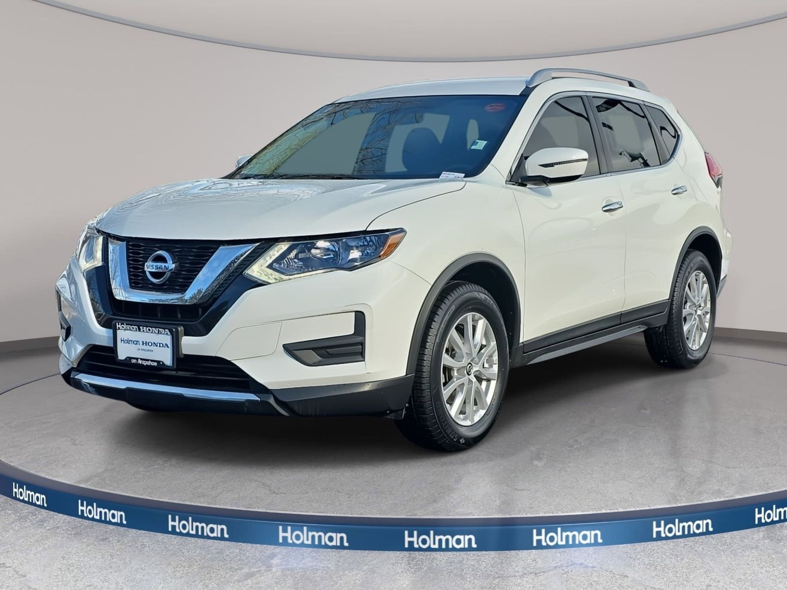 2017 Nissan Rogue SV's photo