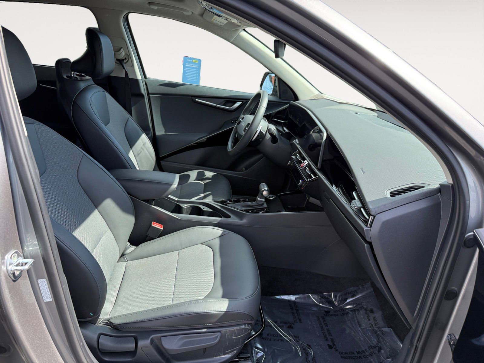 2023 Kia Niro EX Touring photo 19