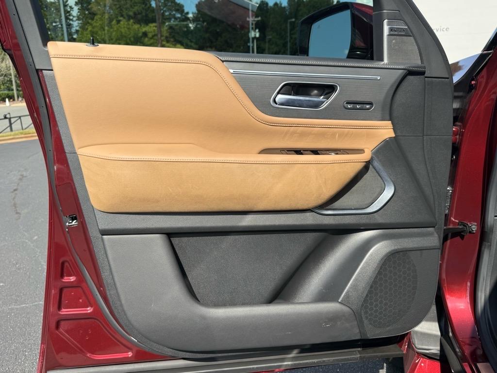 2025 Infiniti QX80 Sensory photo 3