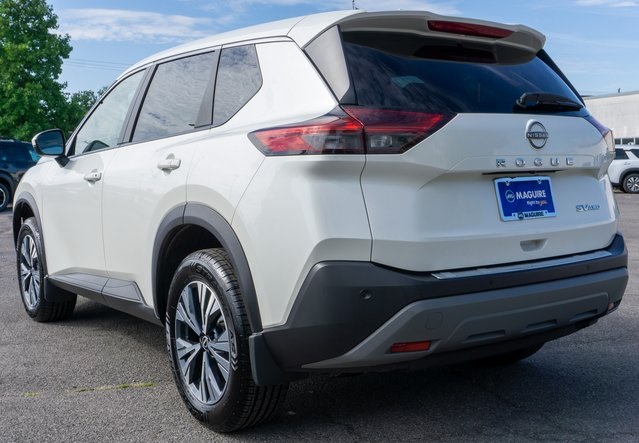 2022 Nissan Rogue SV photo 3
