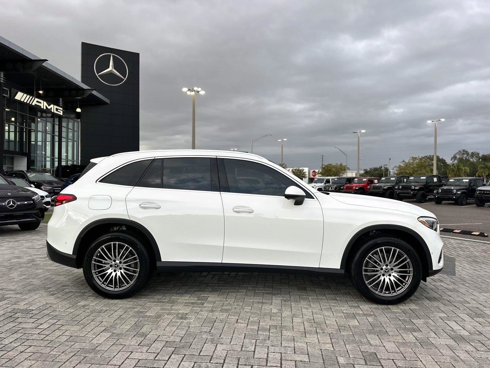 2026 Mercedes Benz GLC 300 photo 3
