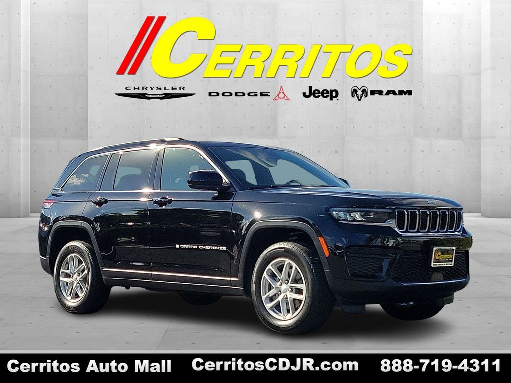 2025 Jeep Grand Cherokee Laredo's photo