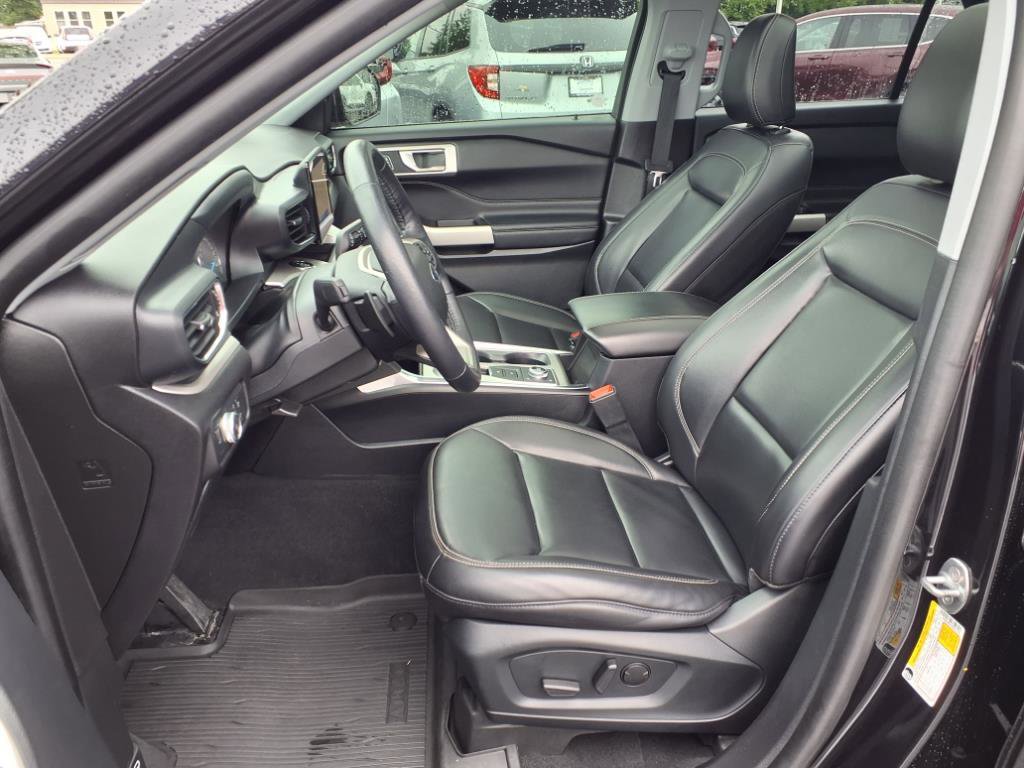 2021 Ford Explorer XLT Sport photo 4