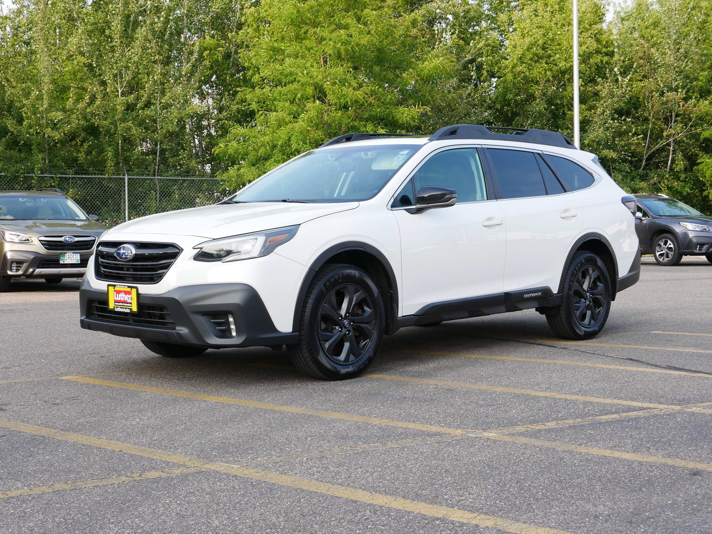 2020 Subaru Outback Onyx Edition XT photo 2