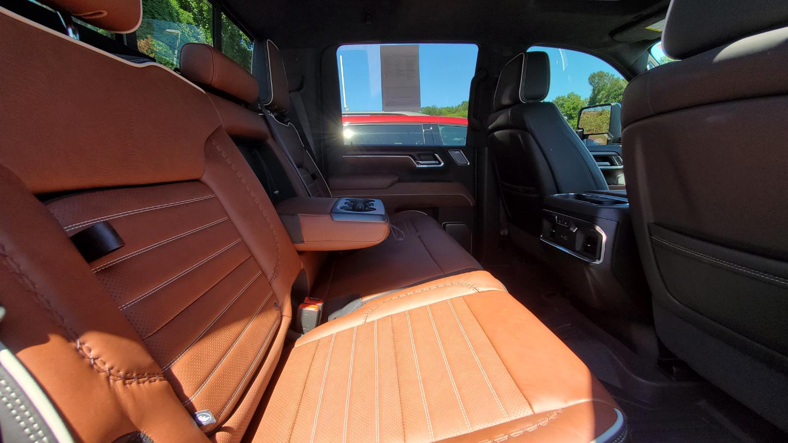 2025 Gmc Sierra 2500 HD Denali Ultimate photo 5