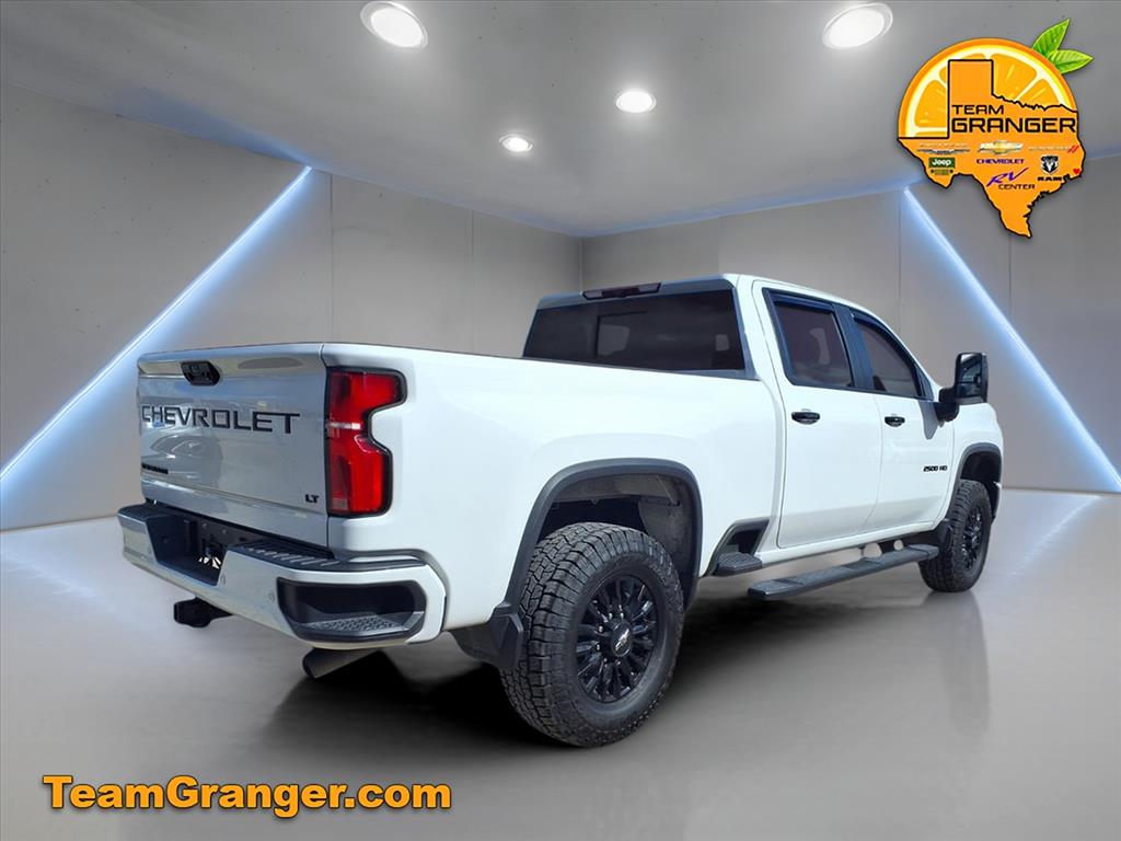 2024 Chevrolet Silverado 2500HD LT photo 2