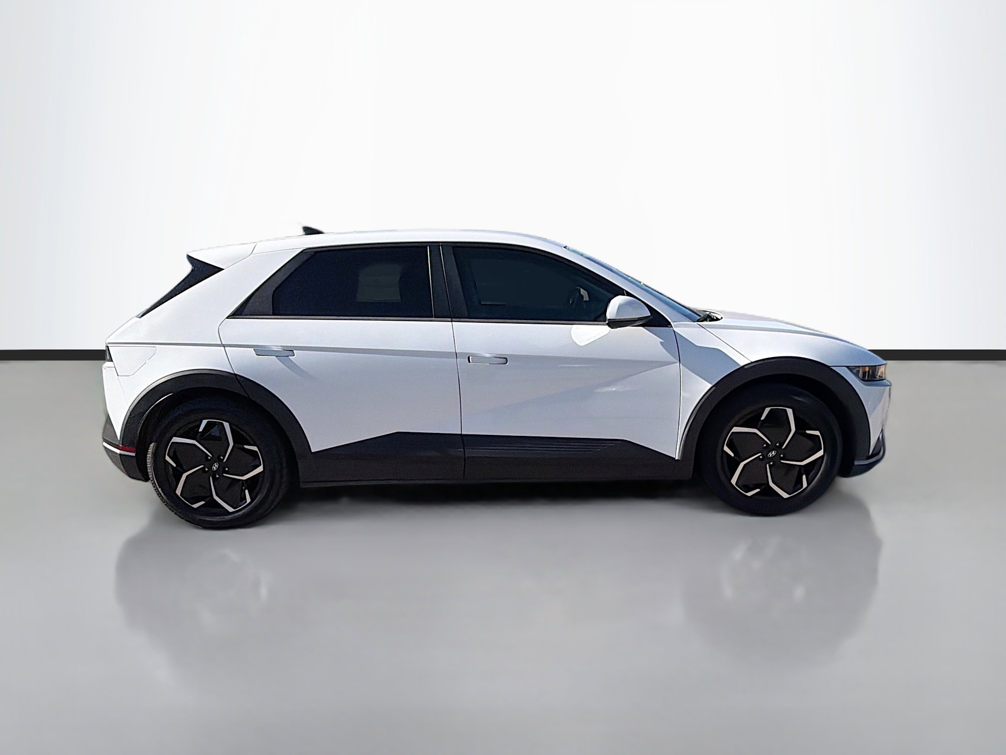 Certified 2022 Hyundai IONIQ 5 SE with VIN KM8KM4AE4NU064729 for sale in Fort Myers, FL