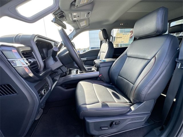 2026 Ford F-250 Lariat photo 2