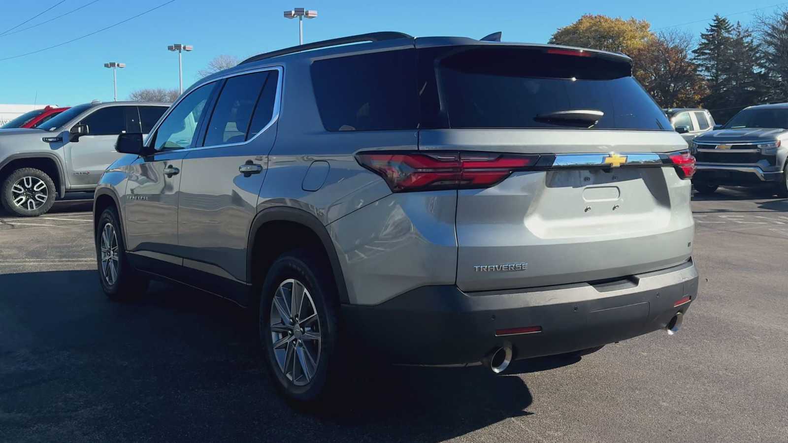 2023 Chevrolet Traverse Cloth photo 3