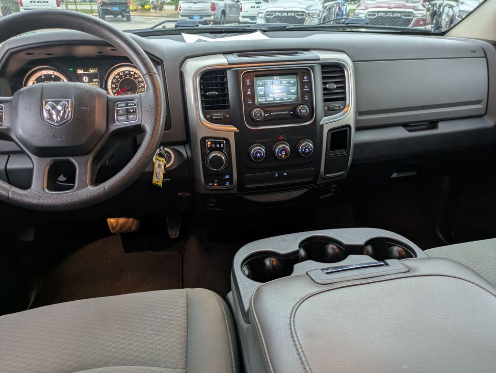 2016 Ram 1500 SLT photo 20