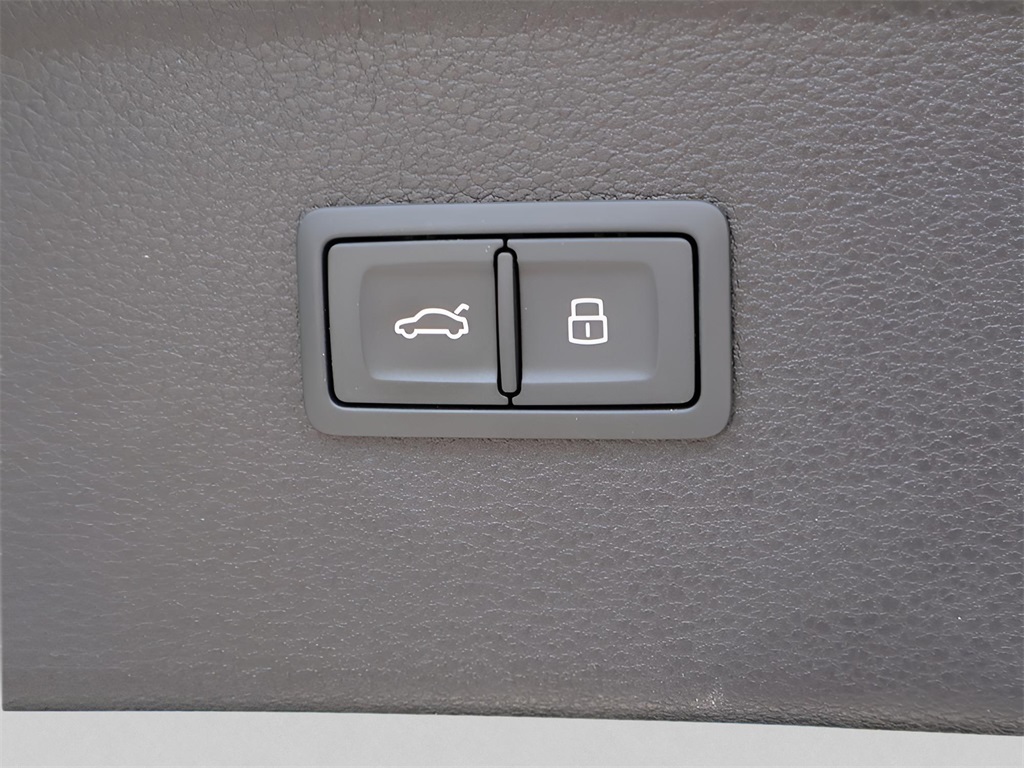 2023 Audi Q5 40 Premium Plus photo 16