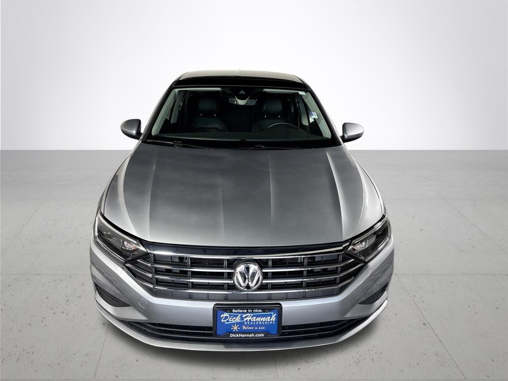 2021 Volkswagen Jetta SEL photo 2