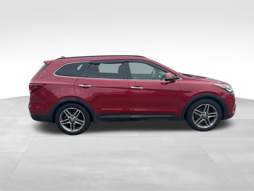 2017 Hyundai Santa Fe SE Ultimate photo 2