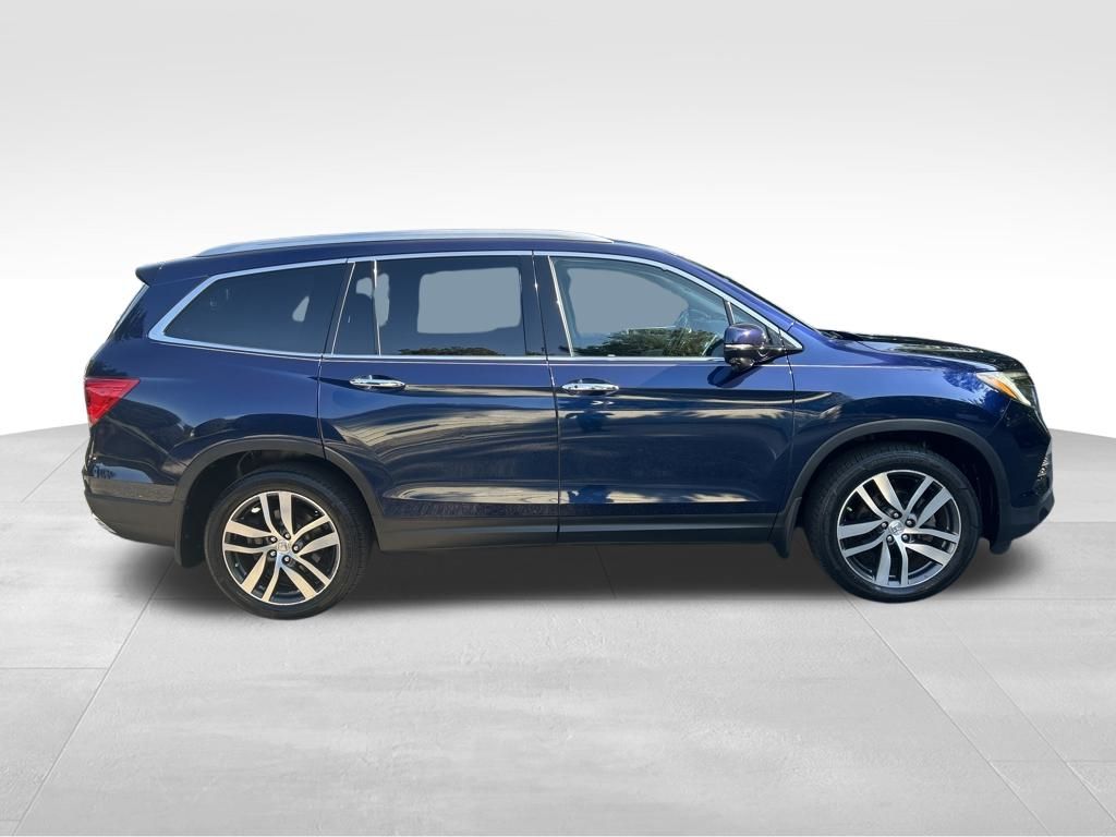 2017 Honda Pilot Touring photo 6