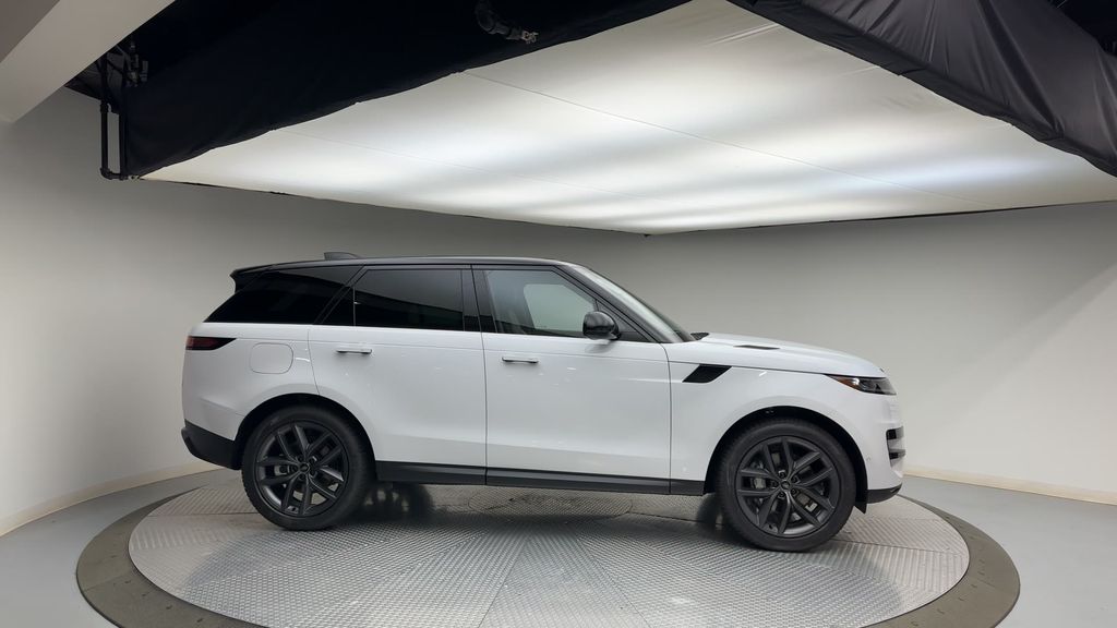 2024 Land Rover Range Rover Sport SE photo 9