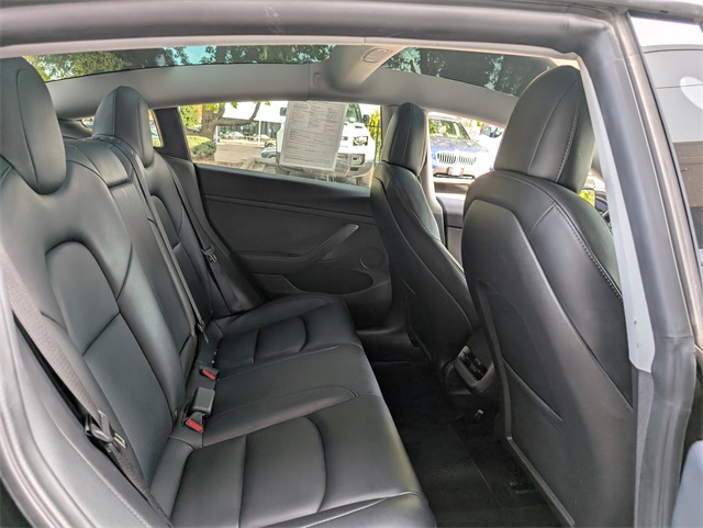 2022 Tesla Model 3 Long Range photo 8
