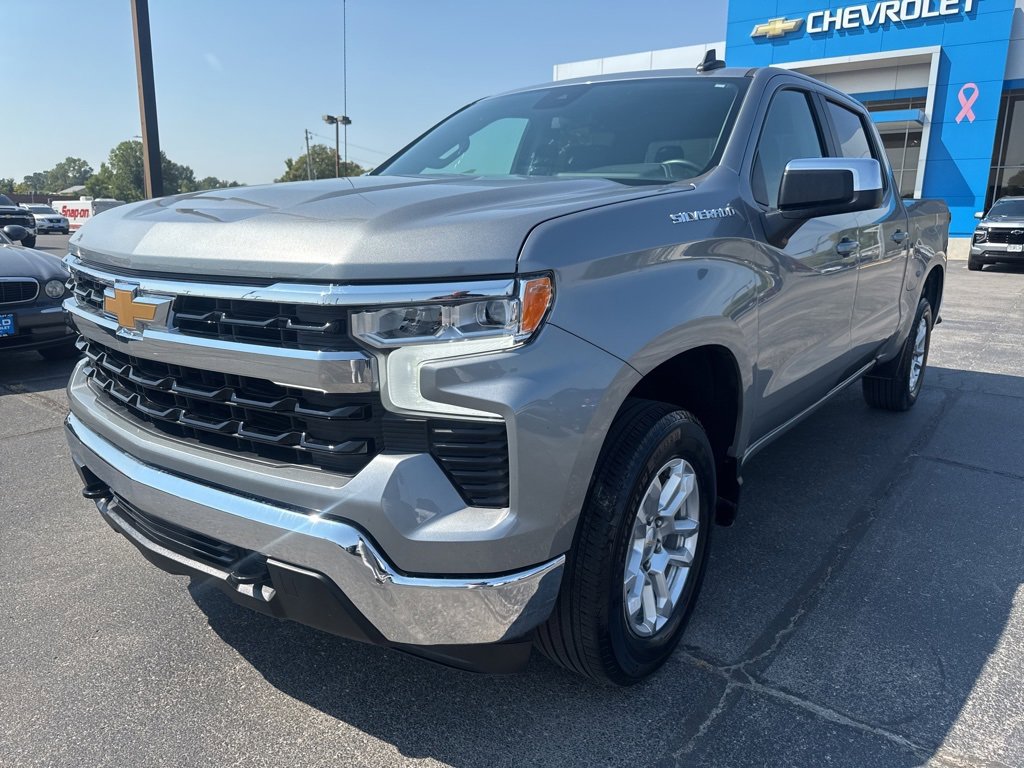 2024 Chevrolet Silverado 1500 LT photo 7