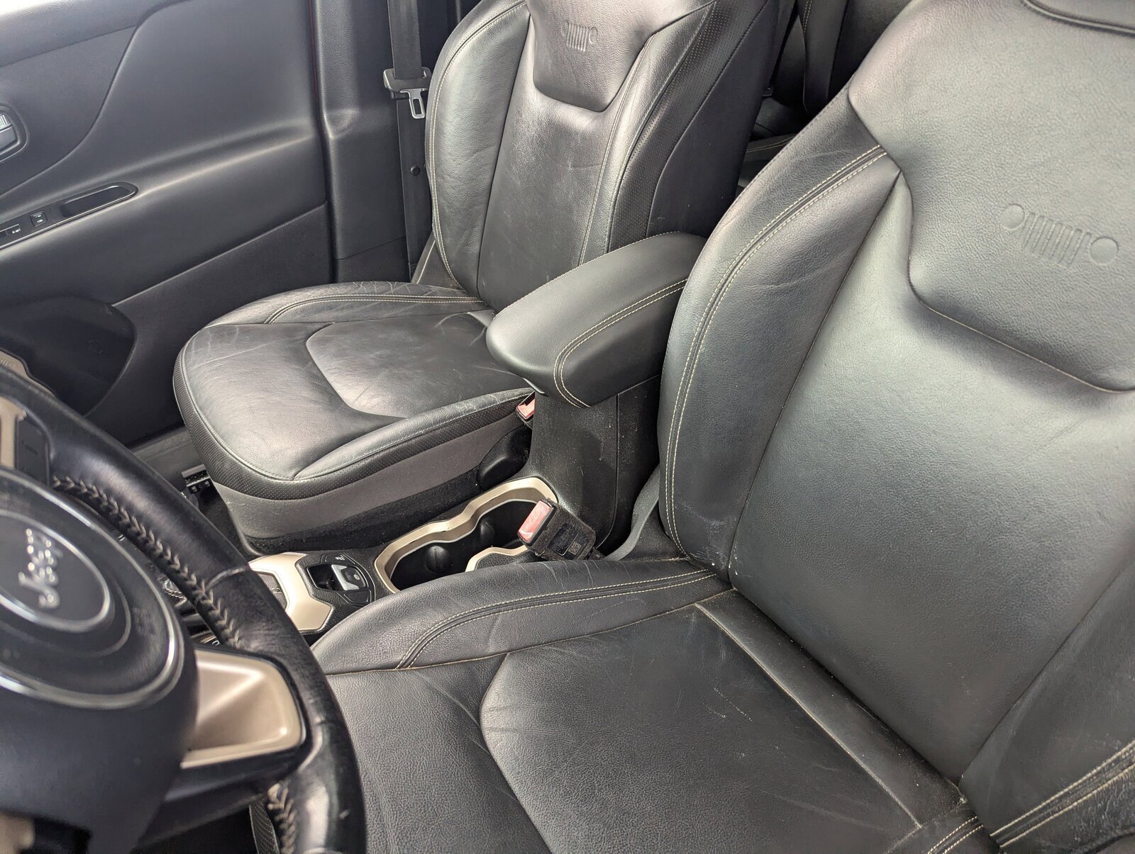 2016 Jeep Renegade Limited photo 18