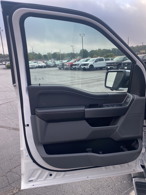 2025 Ford F-150 XLT photo 12