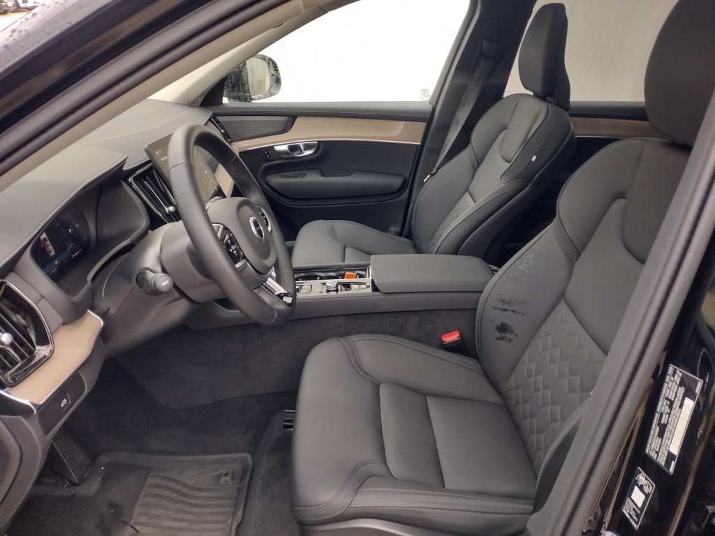2026 VOLVO XC90 - Image 9