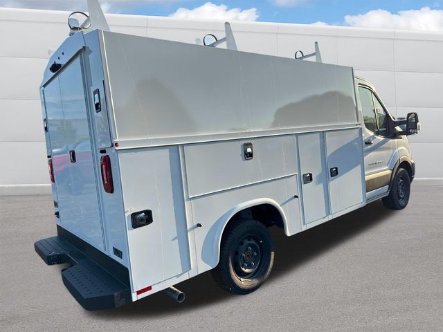 2025 Ford Transit Cutaway photo 4