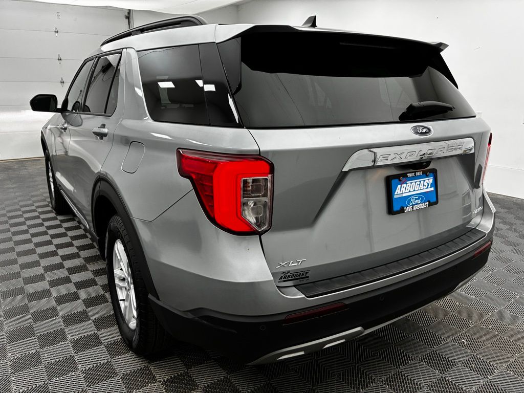 2023 Ford Explorer XLT photo 12