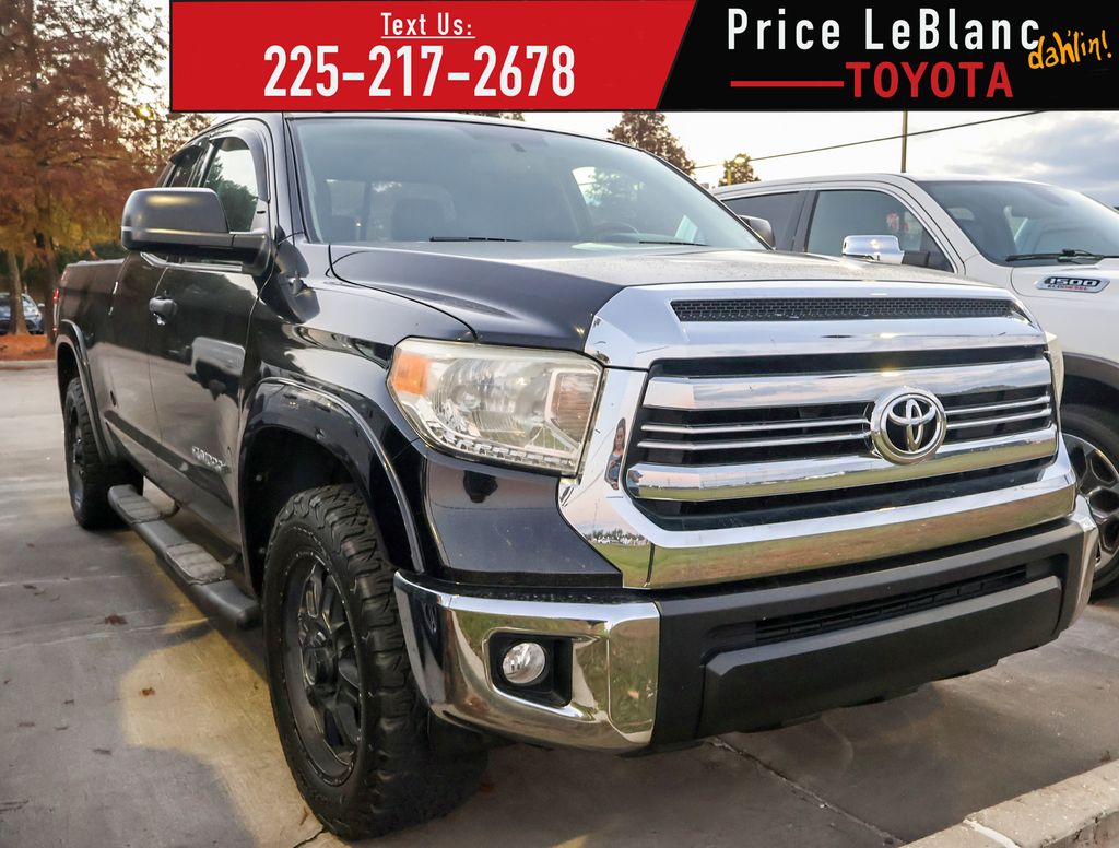 2016 Toyota Tundra SR5's photo