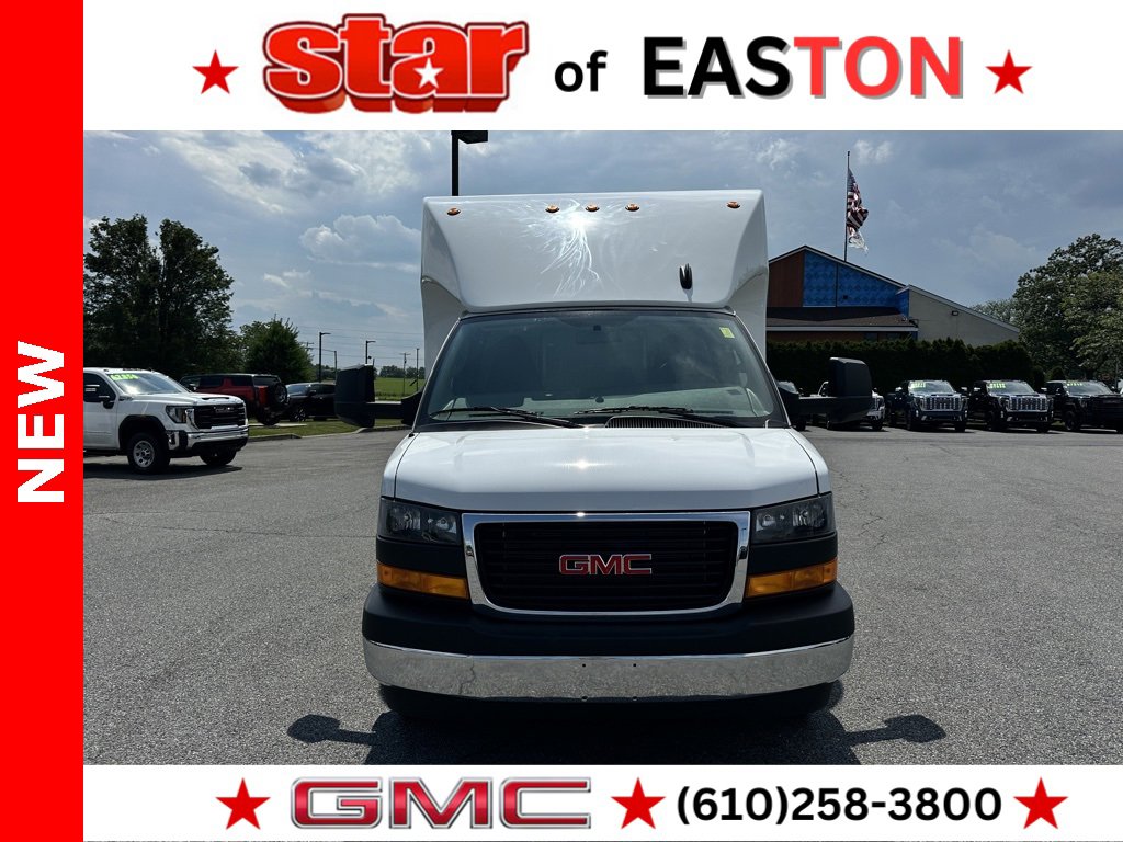2025 Gmc Savana Cutaway 3500 photo 4