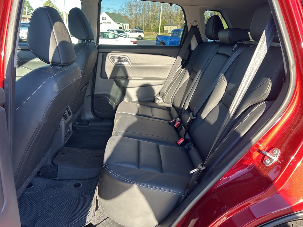 2024 Nissan Rogue SL photo 2