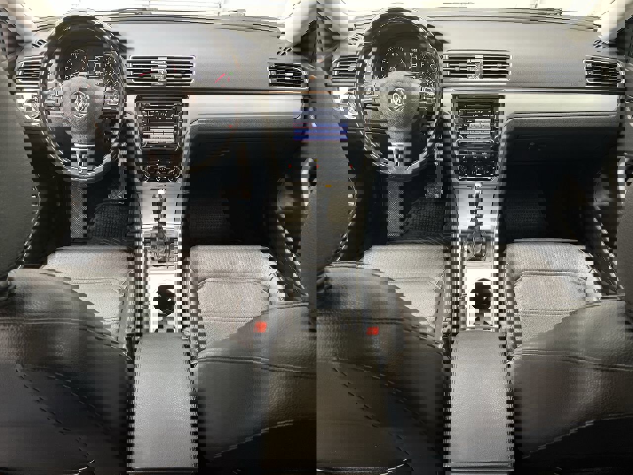 2013 Volkswagen Passat SE photo 4